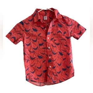 GAP factory Kids Poplin Print Shirt Sharks Pink Coral SS Button Up Size
Small